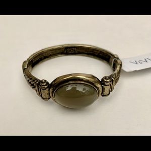 ViVI Clasp Bracelet